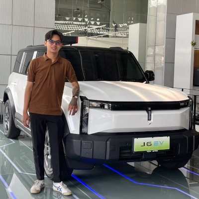 Bagus Sales Consultant Chery Arta Jakarta