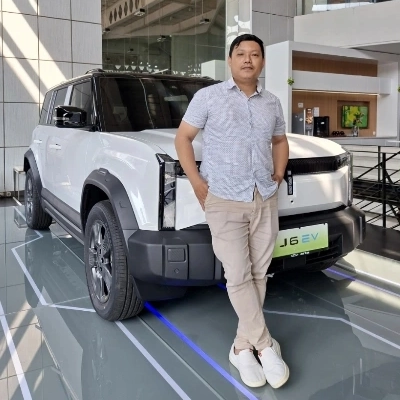 stevan sales consultant chery arta jakarta