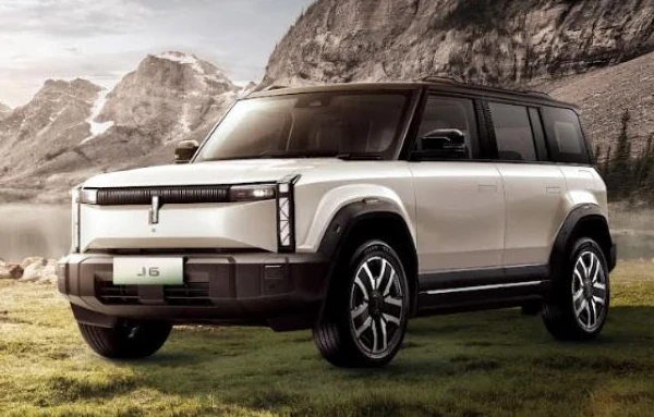 Chery Jakarta J6 Front